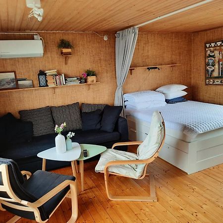 Cabin At The Sea Close To Public Beach With A Jumpingtower Hoviksnas 외부 사진
