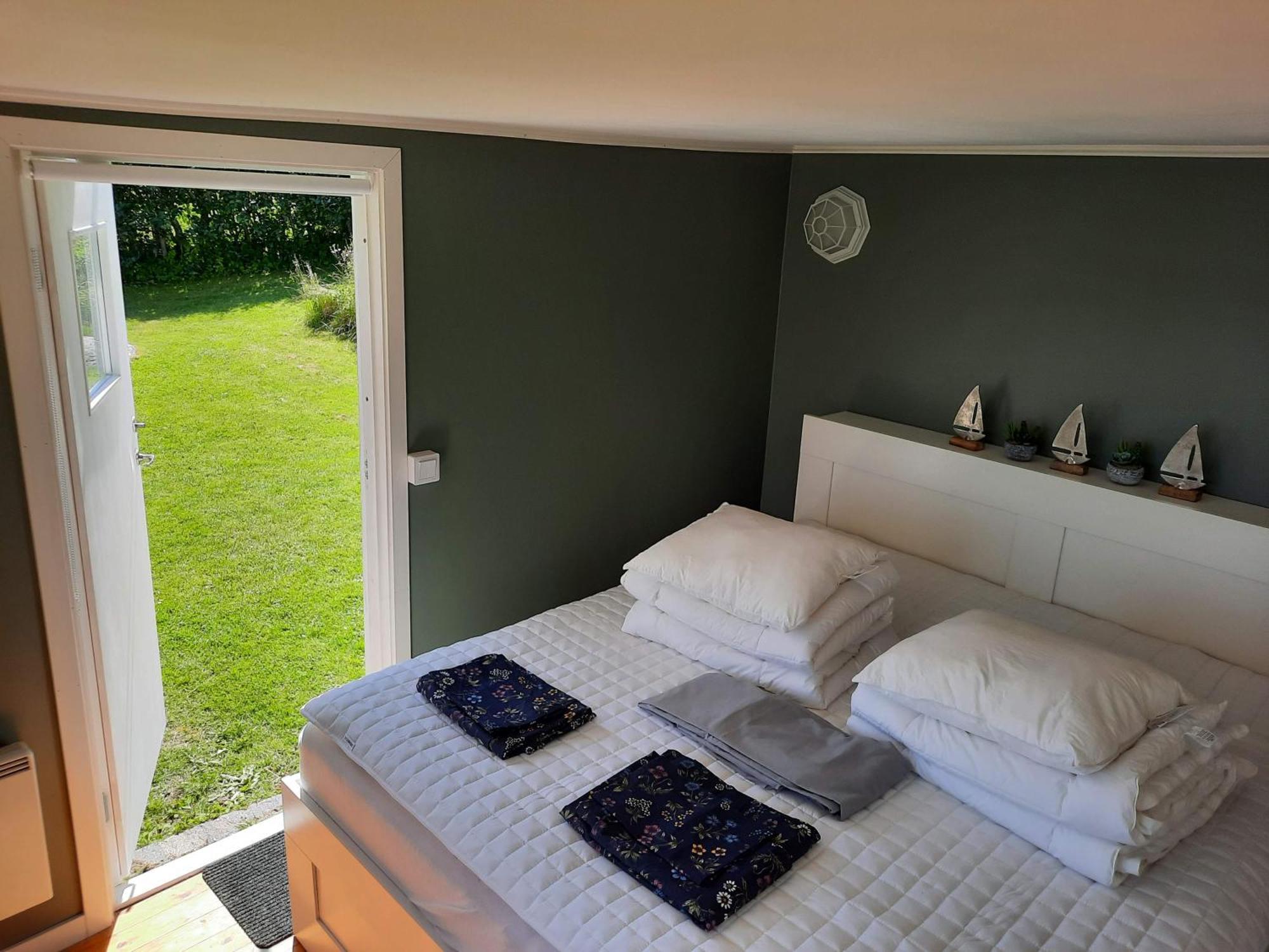 Cabin At The Sea Close To Public Beach With A Jumpingtower Hoviksnas 외부 사진